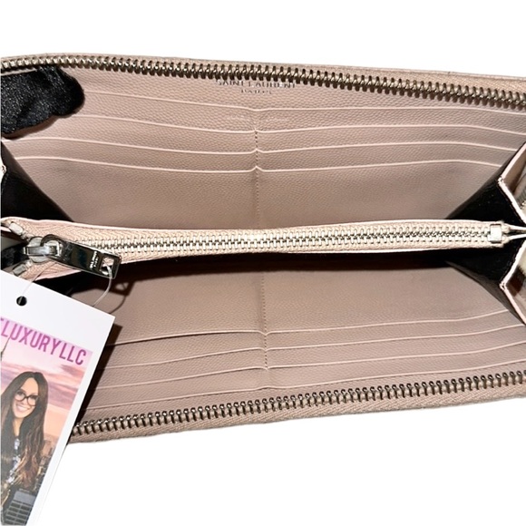 80 Preloved Saint Laurent Mattelasse Caviar Wallet - Picture 5 of 9